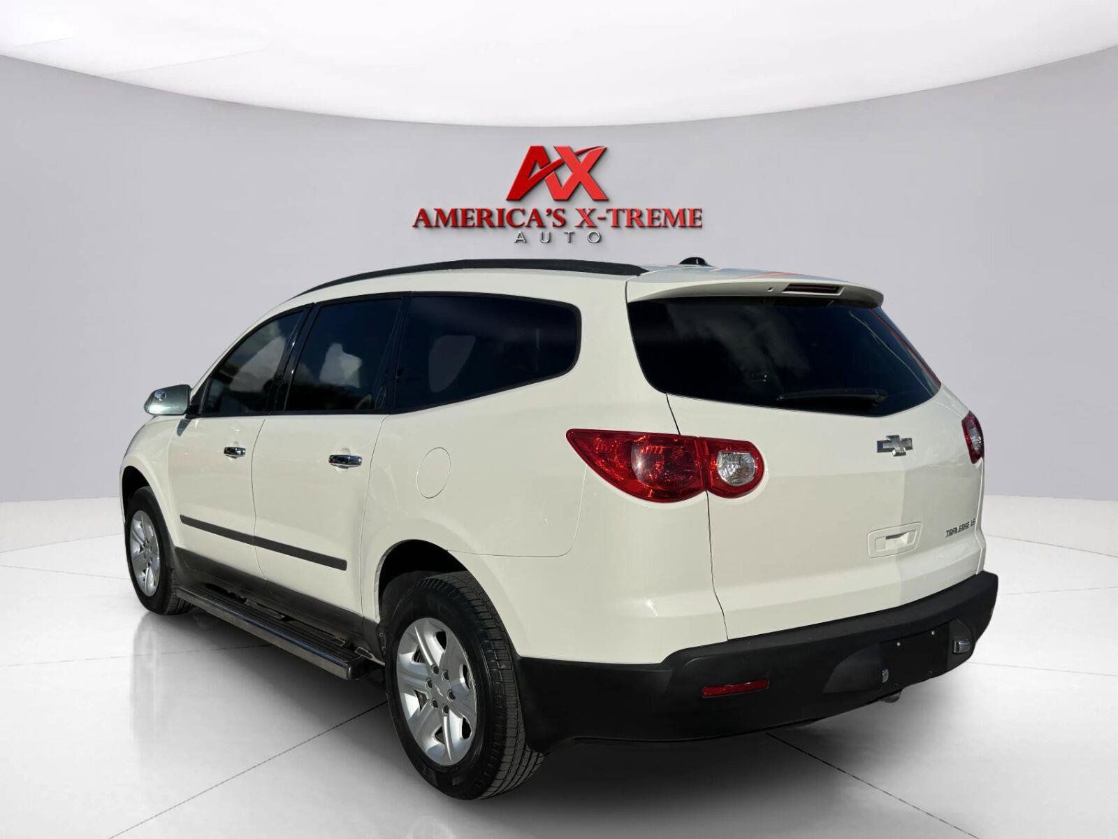 Used 2012 Chevrolet Traverse LS FWD image 4