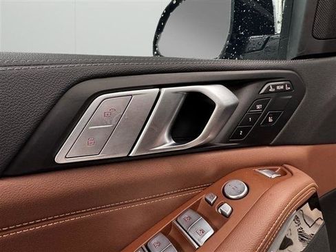 Used 2021 BMW X7 xDrive40i w/ Premium Package 2 AWD/4WD image 13