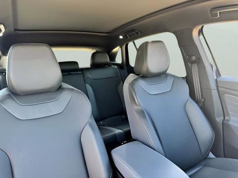 Used 2023 Volkswagen ID.4 Pro S image 22