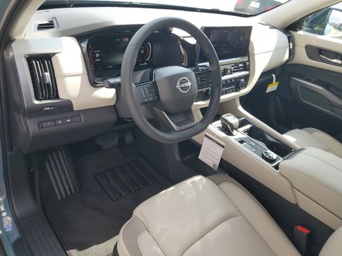 New 2026 Nissan Pathfinder SL image 13