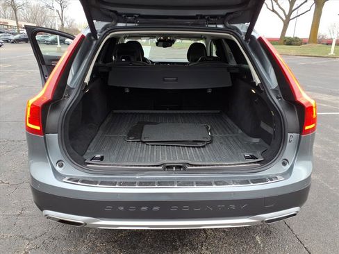 Used 2018 Volvo V90 T6 Cross Country w/ Convenience Package AWD/4WD image 30