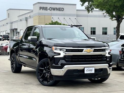 Used 2025 Chevrolet Silverado 1500 LT RWD image 2