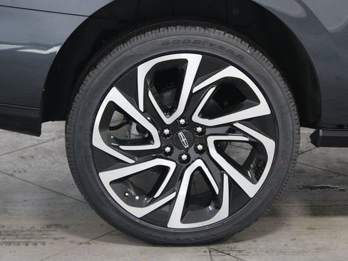 New 2026 Lincoln Navigator Reserve AWD/4WD image 15