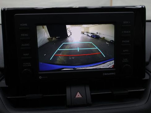 Used 2021 Toyota RAV4 LE AWD/4WD image 23