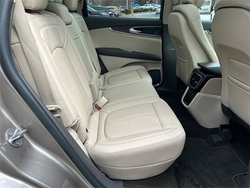 Used 2020 Lincoln Nautilus Reserve w/ Equipment Group 201A image 15