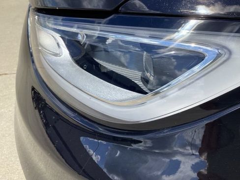 Used 2024 Chrysler Pacifica Touring-L FWD image 4
