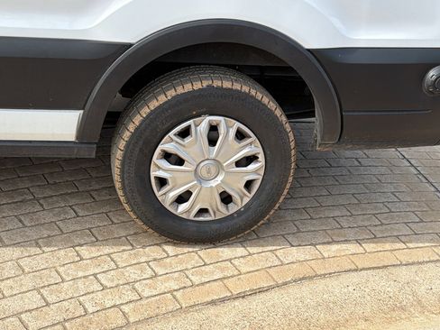 Used 2024 Ford Transit 350 XLT image 12