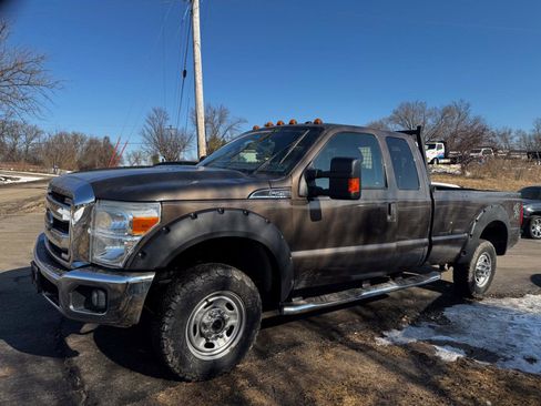 Used 2015 Ford F250 XLT w/ XLT Value Package AWD/4WD image 8