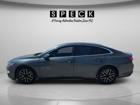 Used 2019 Chevrolet Malibu LT FWD image 2