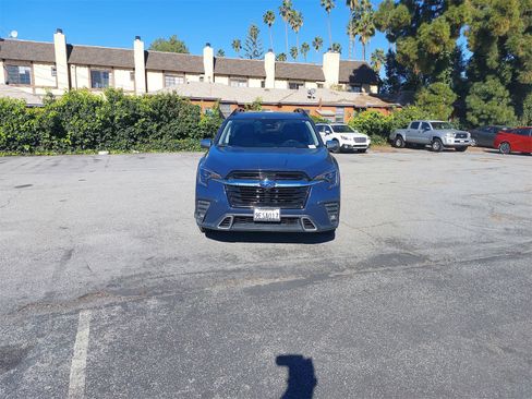 Used 2023 Subaru Ascent Touring image 2