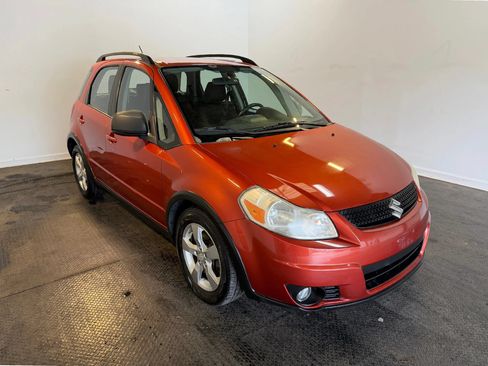 Used 2011 Suzuki SX4 AWD Hatchback image 2