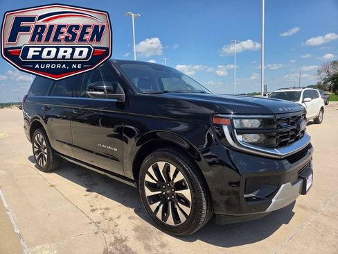 Used 2025 Ford Expedition Platinum w/ Driver's Package AWD/4WD image 3