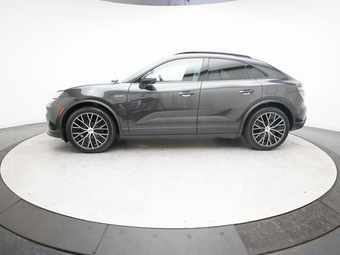 Used 2024 Porsche Macan 4 Electric image 2