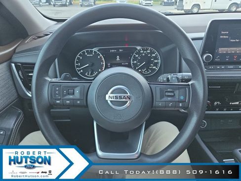 Used 2021 Nissan Rogue SV FWD image 12