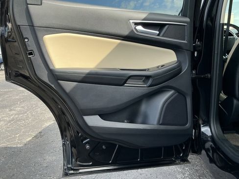 Used 2020 Ford Edge SEL image 43