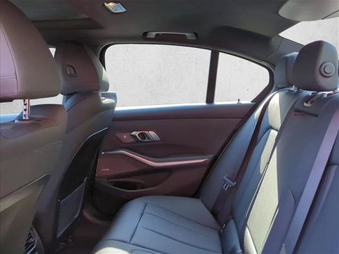 Used 2019 BMW 330i xDrive Sedan w/ Premium Package image 18