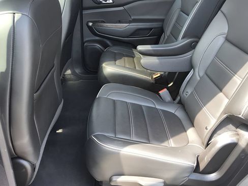 Used 2023 GMC Acadia Denali w/ Denali Ultimate Package AWD/4WD image 32