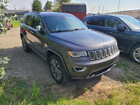 Used 2017 Jeep Grand Cherokee Overland w/ Jeep Active Safety Group AWD/4WD image 3