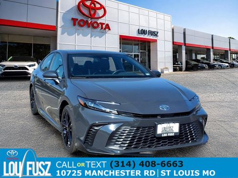 Certified 2025 Toyota Camry SE w/ Convenience Package AWD/4WD image 1