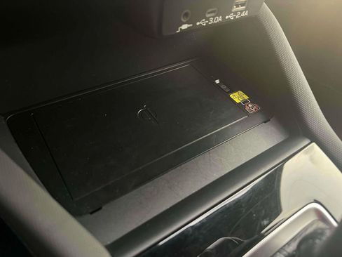 Used 2025 Subaru Forester Premium image 26