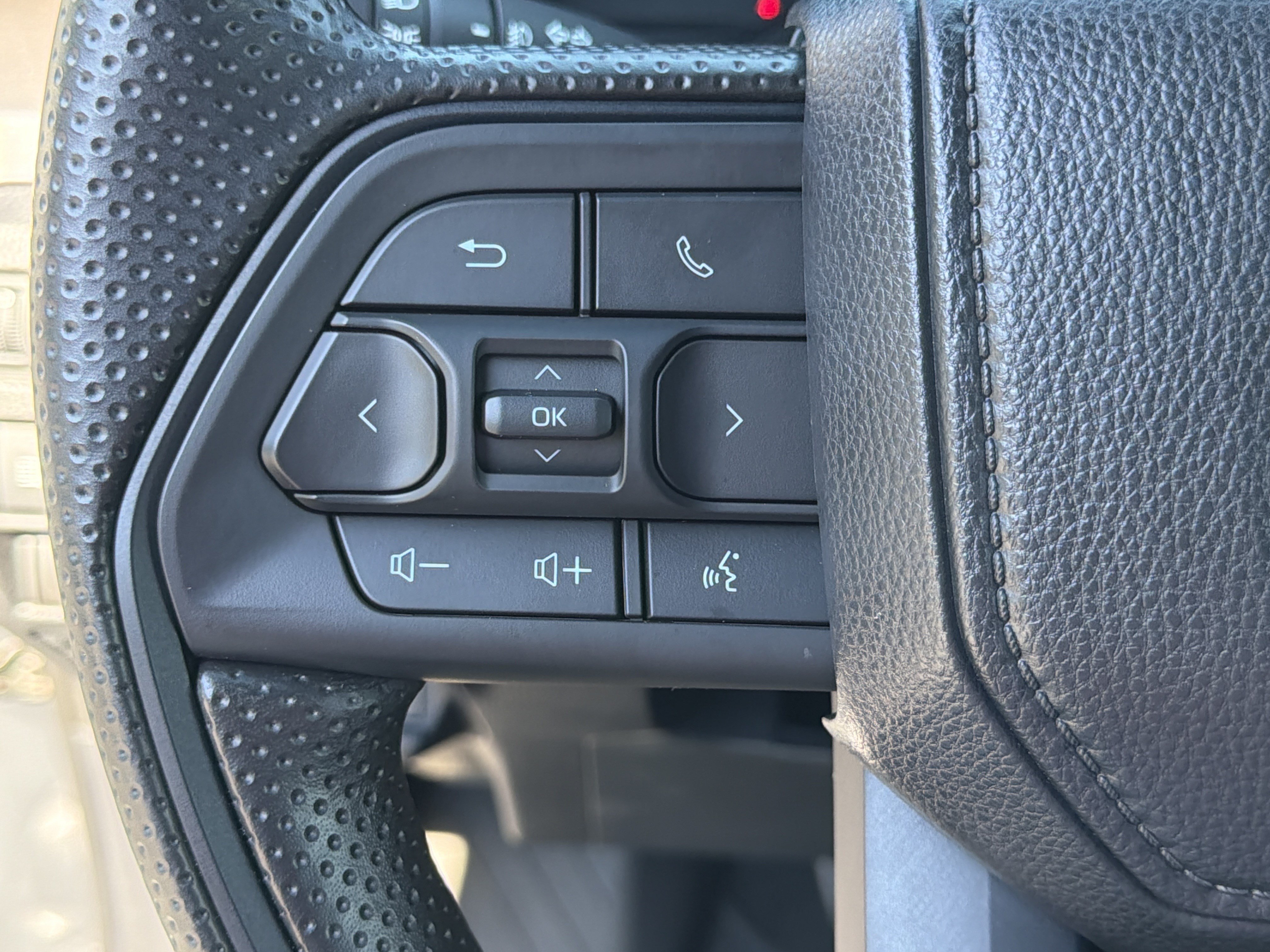 Used 2024 Toyota Tacoma SR5 AWD/4WD image 24