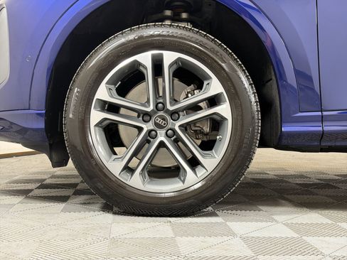 Used 2025 Audi Q5 Premium w/ Convenience Package image 12