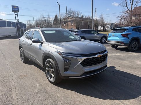 New 2026 Chevrolet Trax LT w/ Sunroof Package image 2