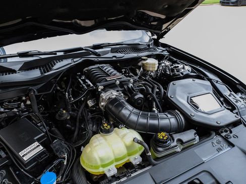 Used 2022 Ford Mustang GT RWD image 39
