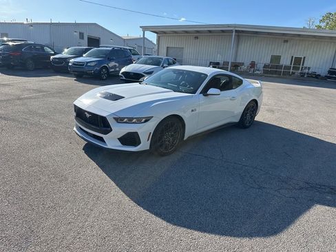 Used 2025 Ford Mustang GT w/ GT Performance Package RWD image 3