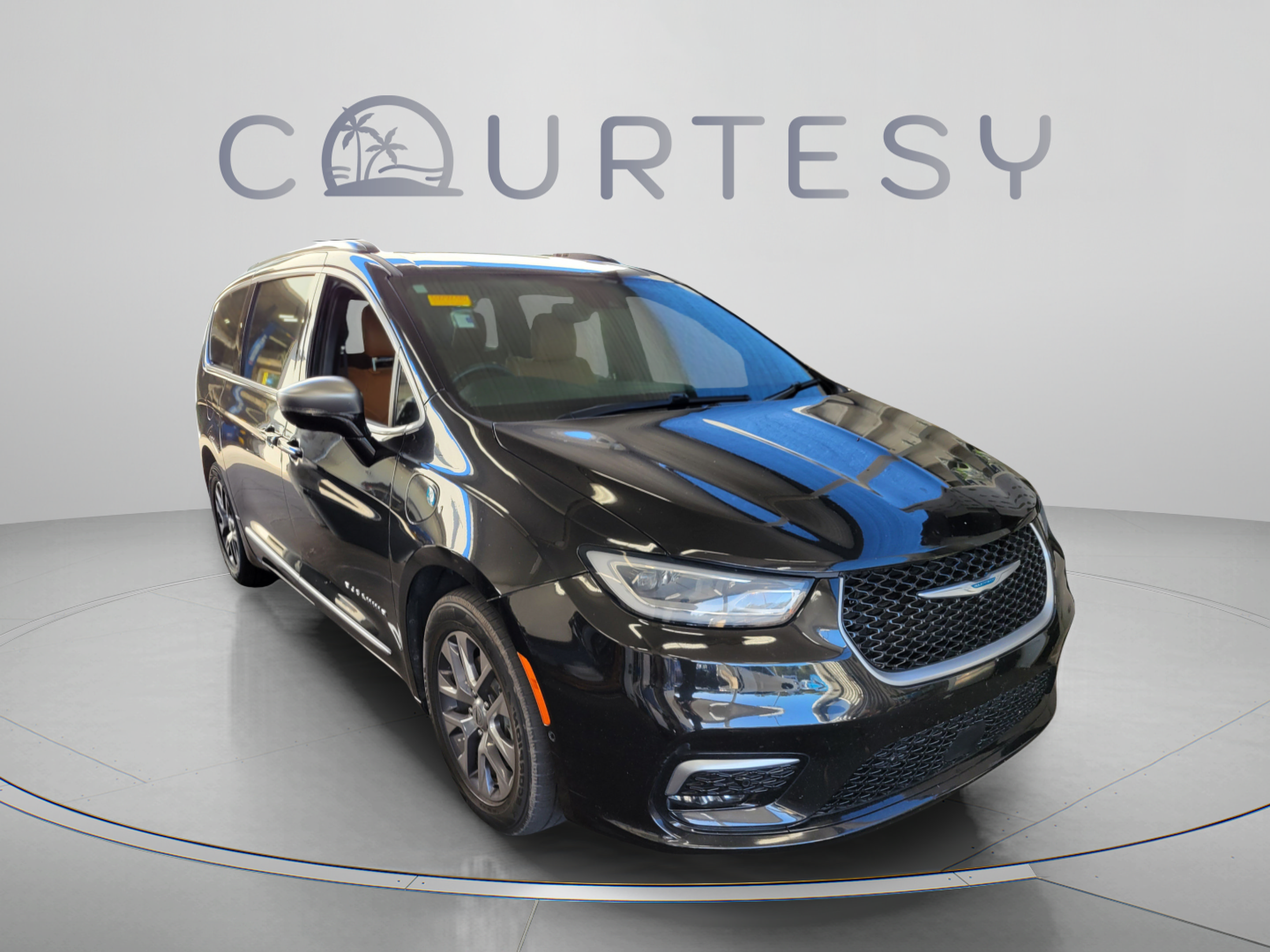 Used 2021 Chrysler Pacifica Pinnacle FWD image 4