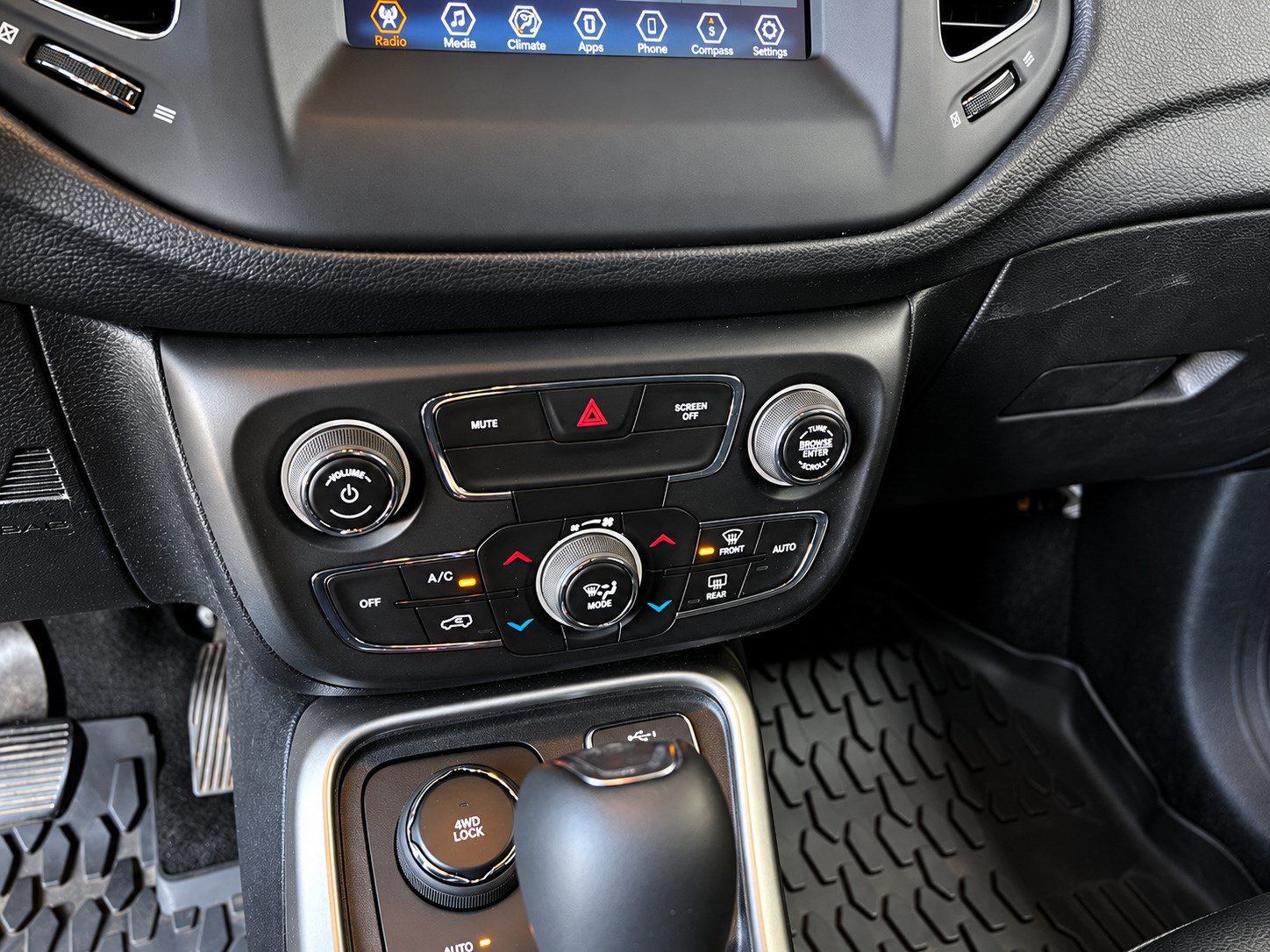 Used 2019 Jeep Compass Latitude w/ Trailer Tow Group AWD/4WD image 15