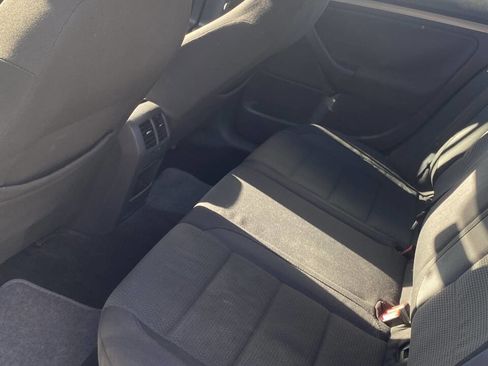 Used 2010 Volkswagen Jetta Limited Edition image 7