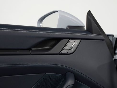 Certified 2025 Porsche 911 Carrera GTS image 20