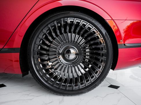 Used 2022 Bentley Flying Spur V8 image 11