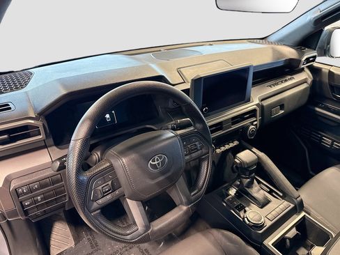 Certified 2024 Toyota Tacoma SR5 AWD/4WD image 9