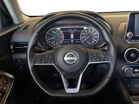 Used 2025 Nissan Sentra SR FWD image 17
