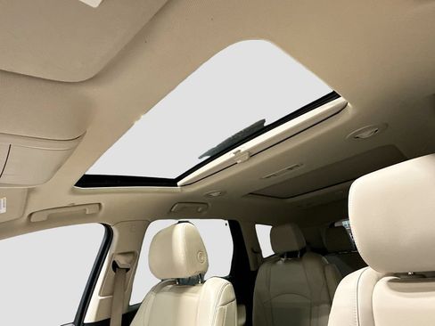Used 2023 Buick Enclave Essence w/ Experience Buick Package FWD image 21