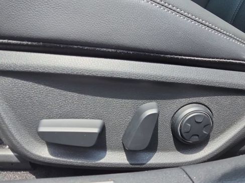 Used 2026 Genesis G70 2.5T RWD image 11