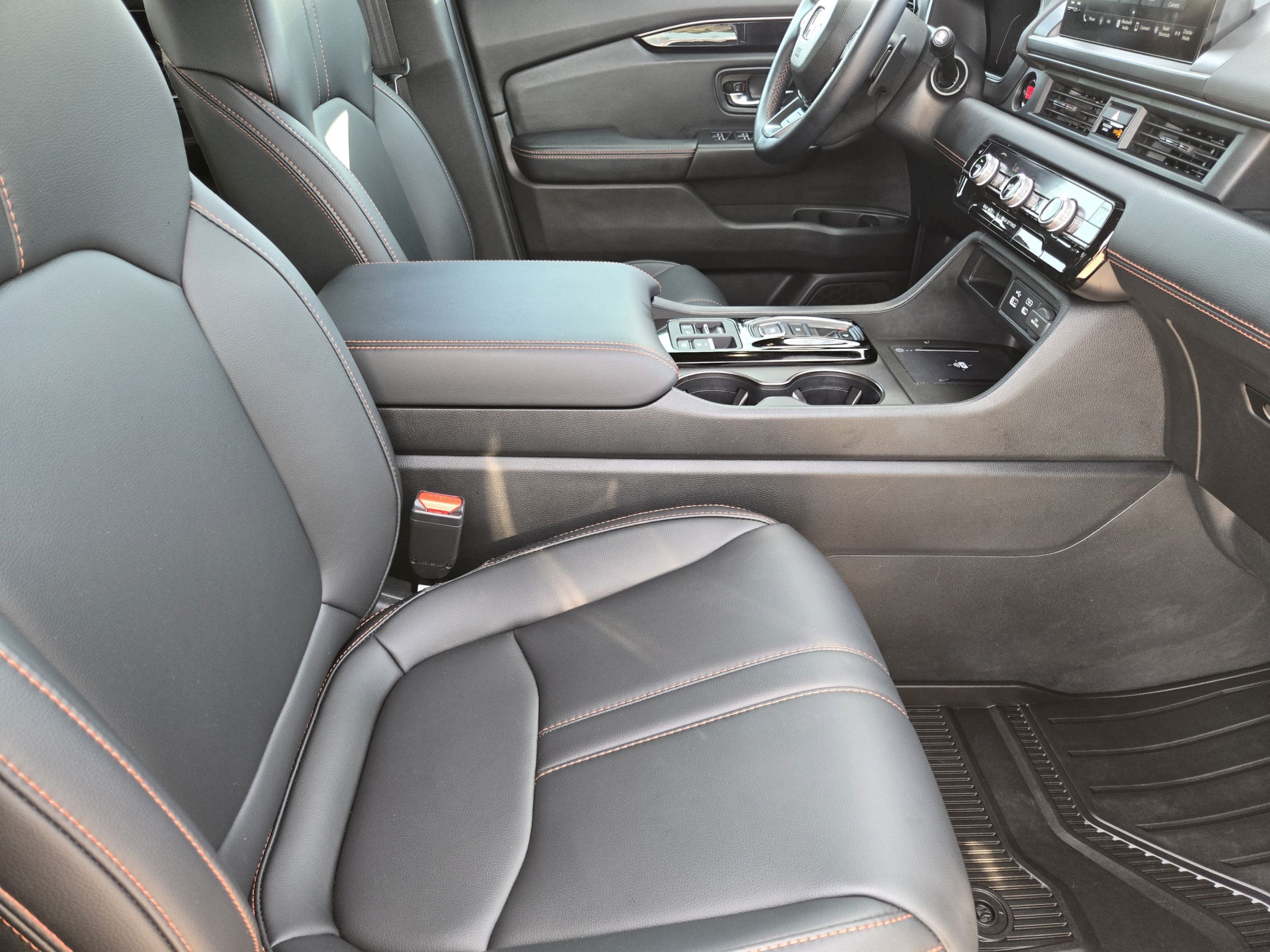 Used 2025 Honda Pilot TrailSport image 10