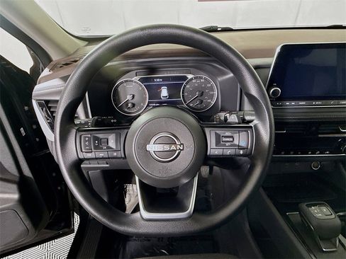 Used 2023 Nissan Rogue SV image 19