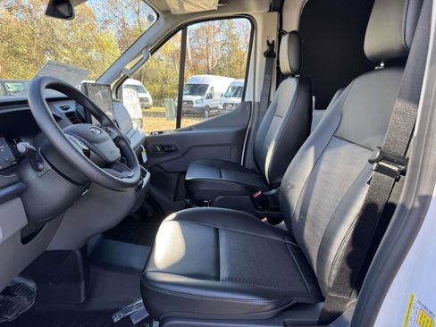 New 2026 Ford Transit 250 148 Medium Roof w/ Load Area Protection Package RWD image 10