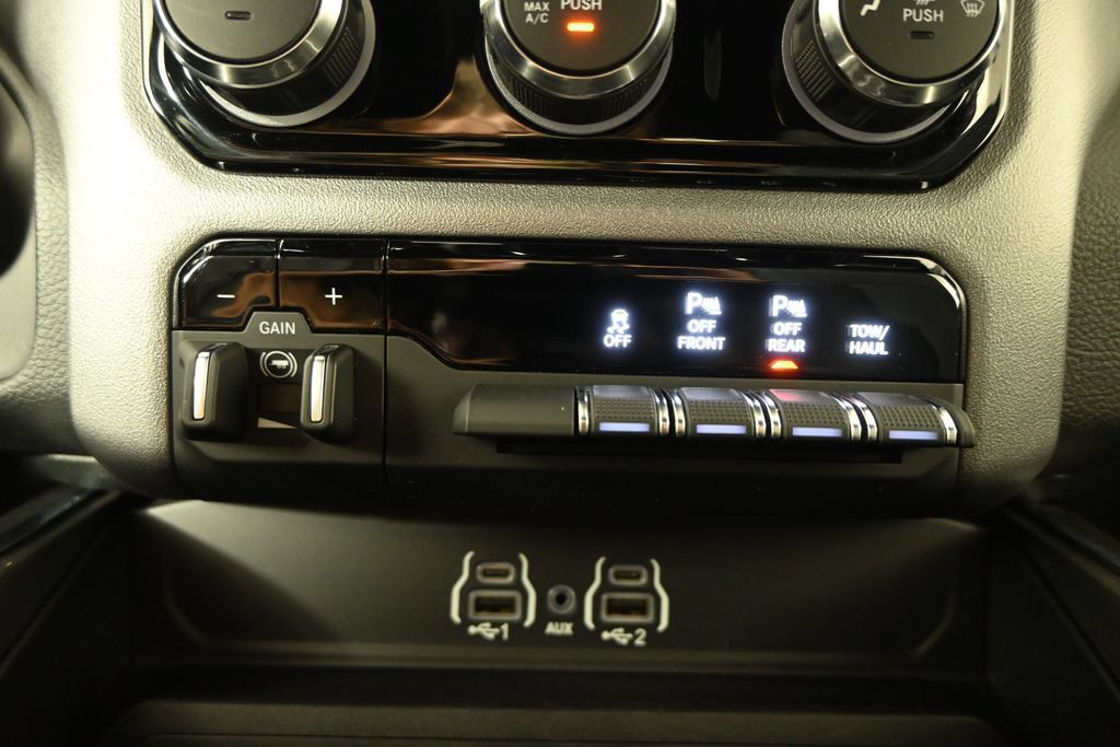 Used 2025 RAM 1500 Big Horn AWD/4WD image 29