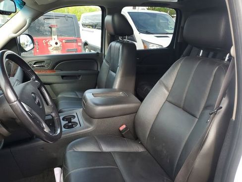 Used 2010 GMC Yukon XL SLT AWD/4WD image 5