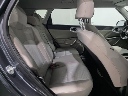 Used 2021 Kia Soul LX image 23