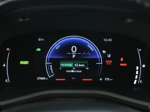 Used 2025 Toyota Camry SE w/ Convenience Package FWD image 15