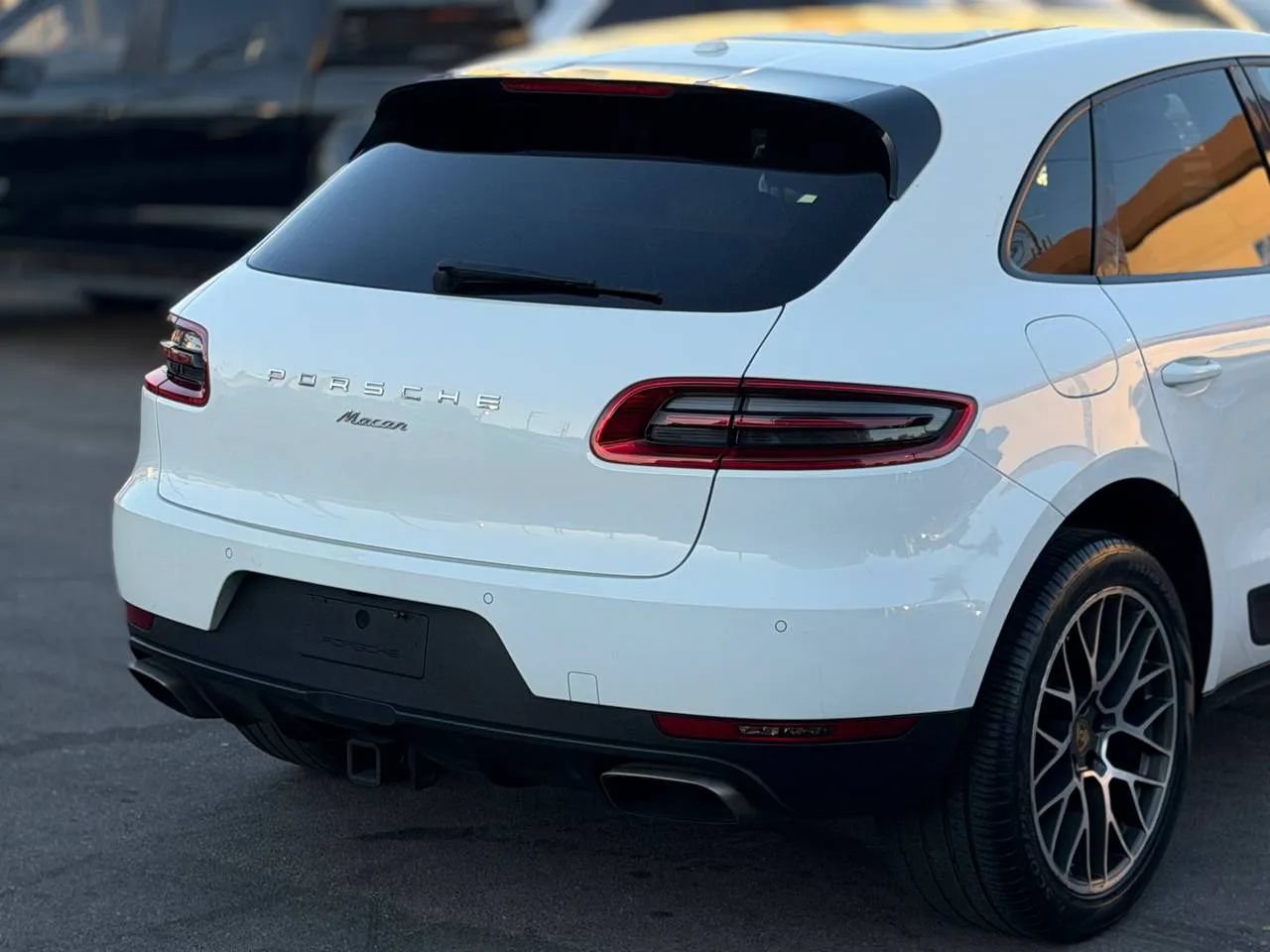 Used 2017 Porsche Macan AWD/4WD image 16