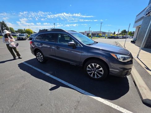 Used 2017 Subaru Outback 2.5i Limited AWD/4WD image 7