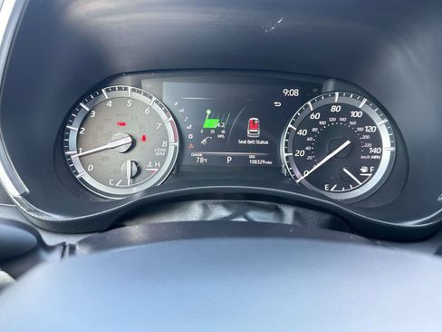 Used 2021 Toyota Highlander XSE AWD/4WD image 25