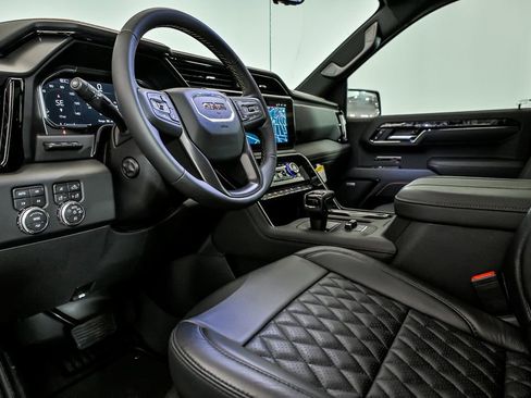 Used 2024 GMC Sierra 2500 AT4X w/ AT4X AEV Edition image 8