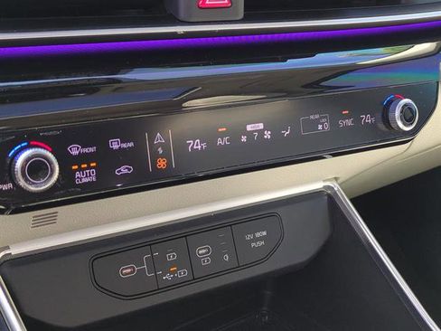 Used 2025 Kia Carnival SX Prestige image 38